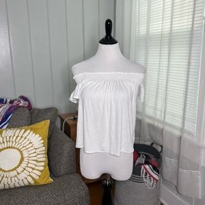 H&M Divided Off-the-shoulder top NWT B10-12